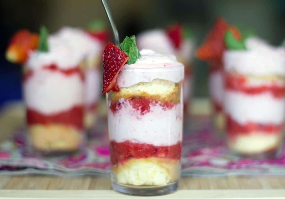 Strawberry-Mousse-Parfaits-Parade